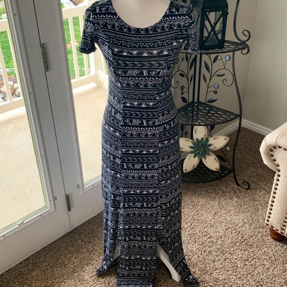 Backless Black Aztec Maxi Dress - Picture 6 of 8